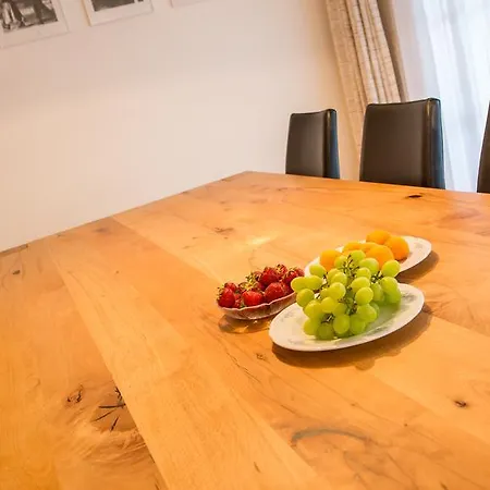 Апартаменты Haus Alpenglueck *